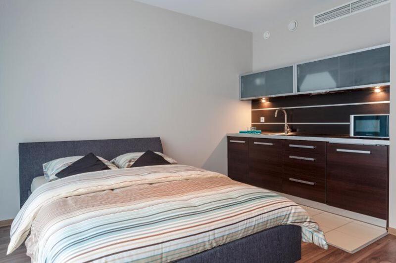 Apartments City Center Wroclaw - Parking Wliczony W Cene Bagian luar foto